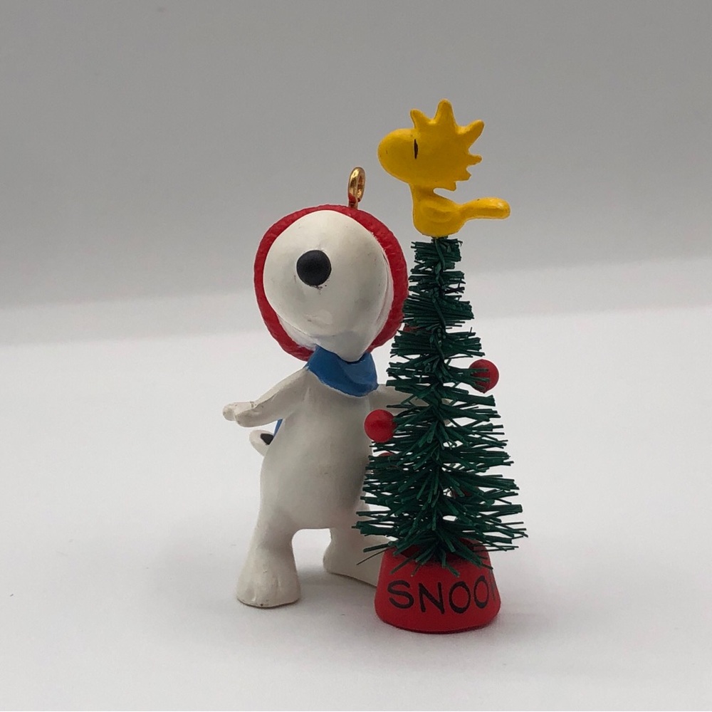 Hallmark Keepsake Ornament 1987 Snoopy & Woodstock Peanuts Gang Christmas Tree